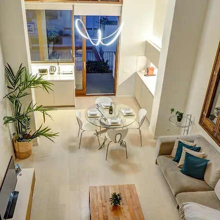 En Vogue By Hello Homes シッチェス