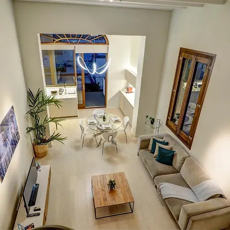 En Vogue By Hello Homes *