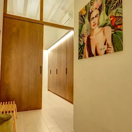 En Vogue By Hello Homes Apartmán *