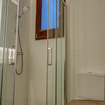 En Vogue By Hello Homes *