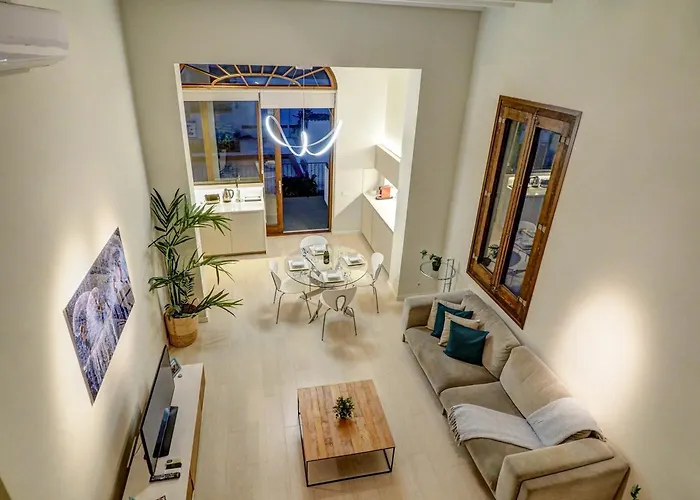 En Vogue By Hello Homes *