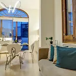 En Vogue By Hello Homes * סיטגס